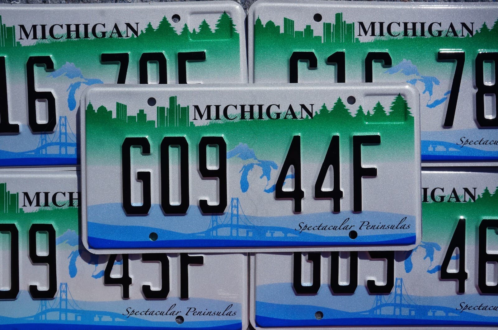 MICHIGAN LICENSE PLATES - Spectacular Peninsulas Green Blue License Plate Tags 3