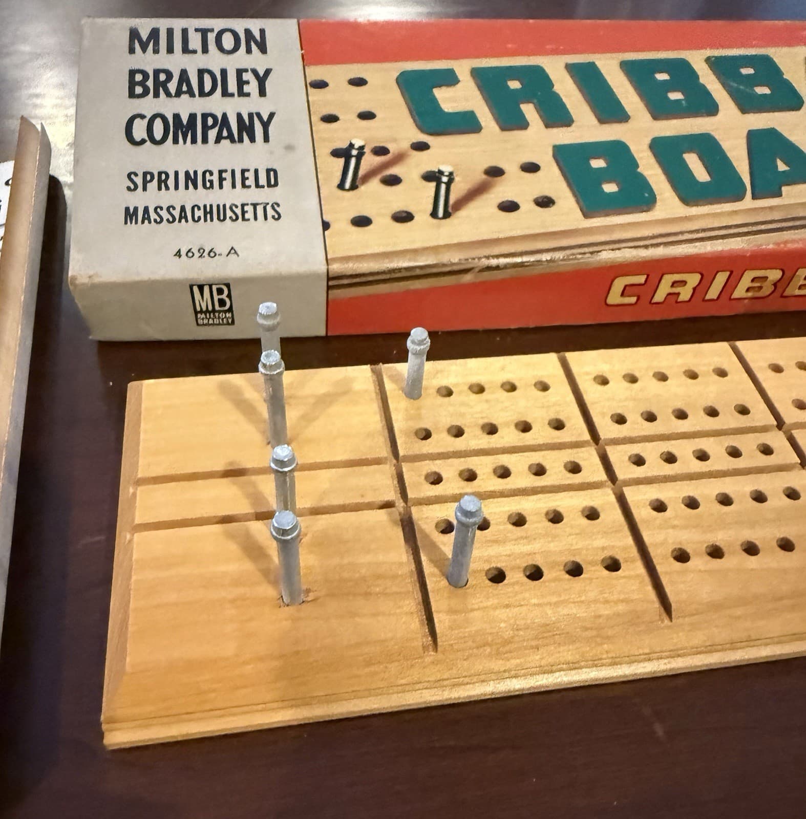Vintage 1960s Cribbage Board Game Milton Bradley Company 4626-A COMPLETE Mass. 3