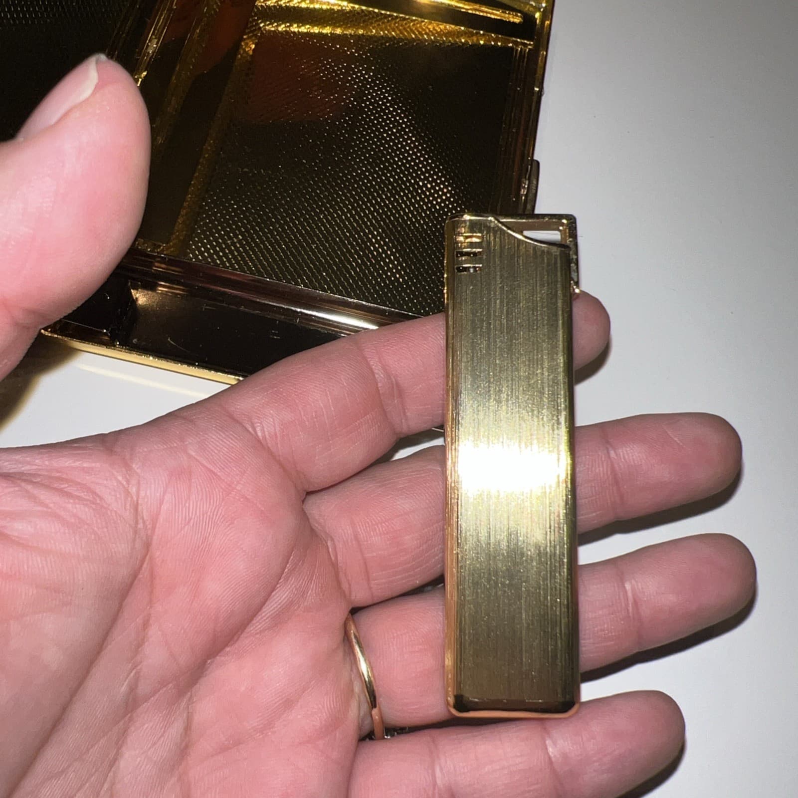 Rare VINTAGE COLIBRI CIGARETTE CASE WITH BUILT IN LIGHTER W/ NEEDLEPOINT FLOWERS 6