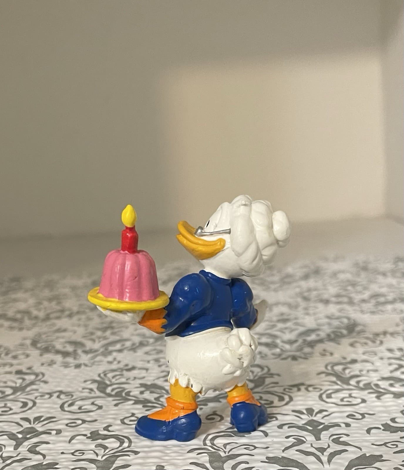 Vintage Disney Grandma Duck With Birthday Cake Donald's Tales 2.5" PVC Figure 5