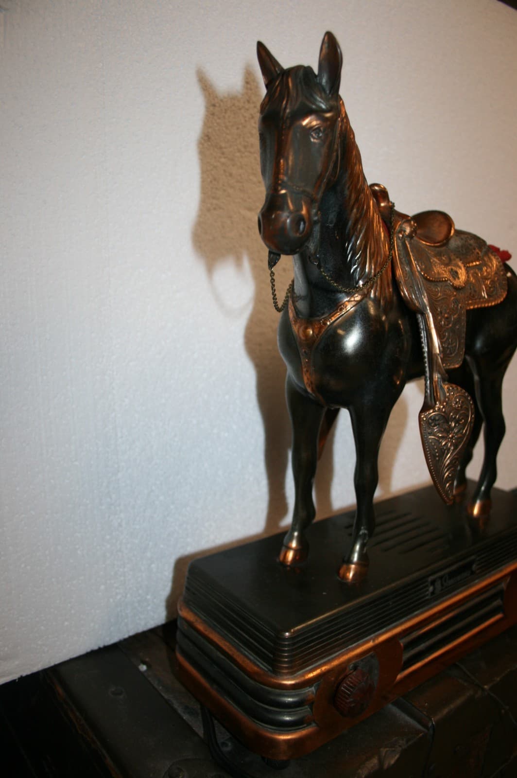 Abbotwares Standing Horse and Saddle Radio Bronze & Copper Vintage 1940's  Z477 2