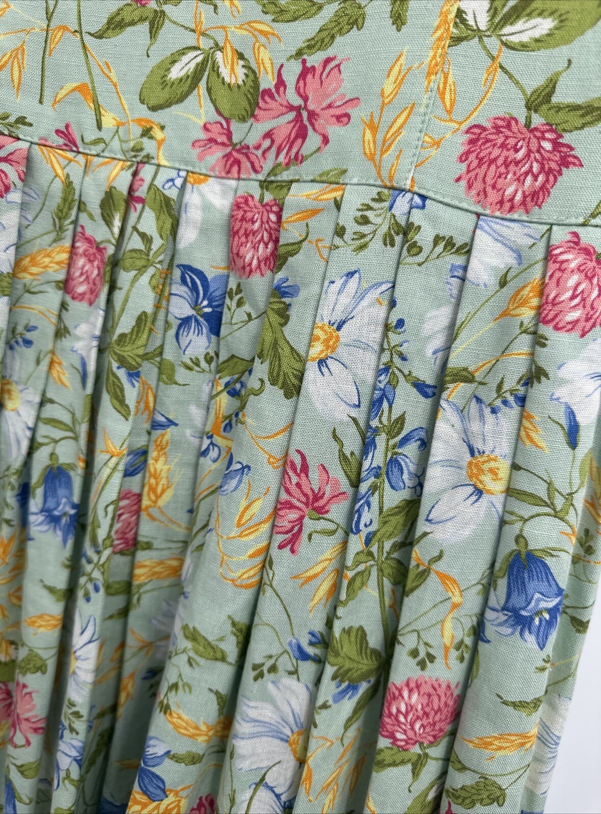 Rose Dirndl Bavarian dress Size Small Viscose Linen Floral 6