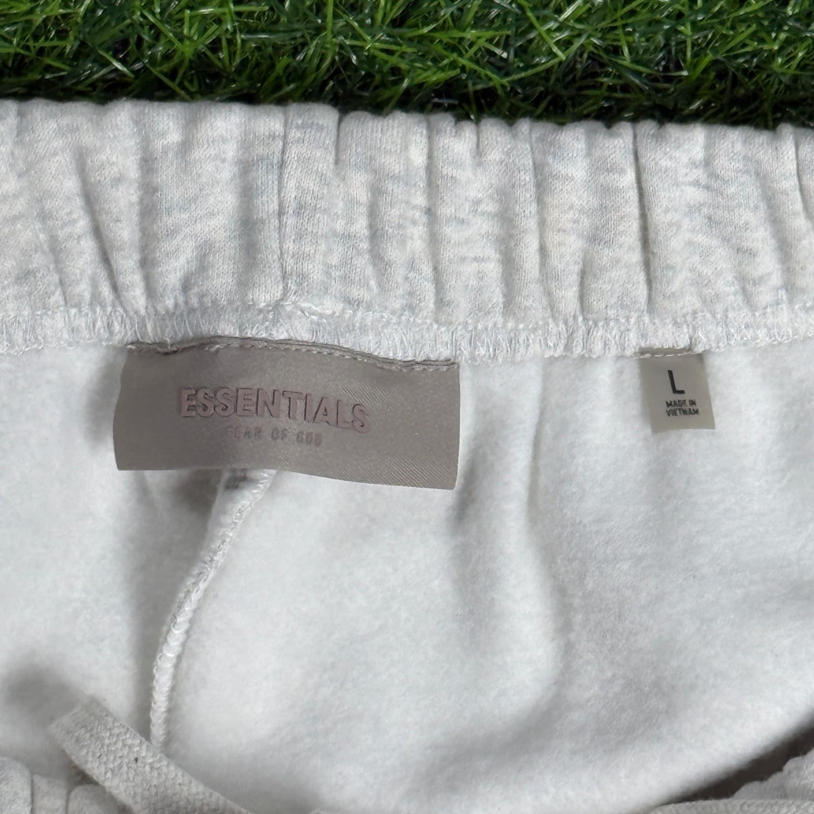Fear of God Essentials Shorts SS22 Light Oatmeal - 100% Authentic (XS-XL) 5