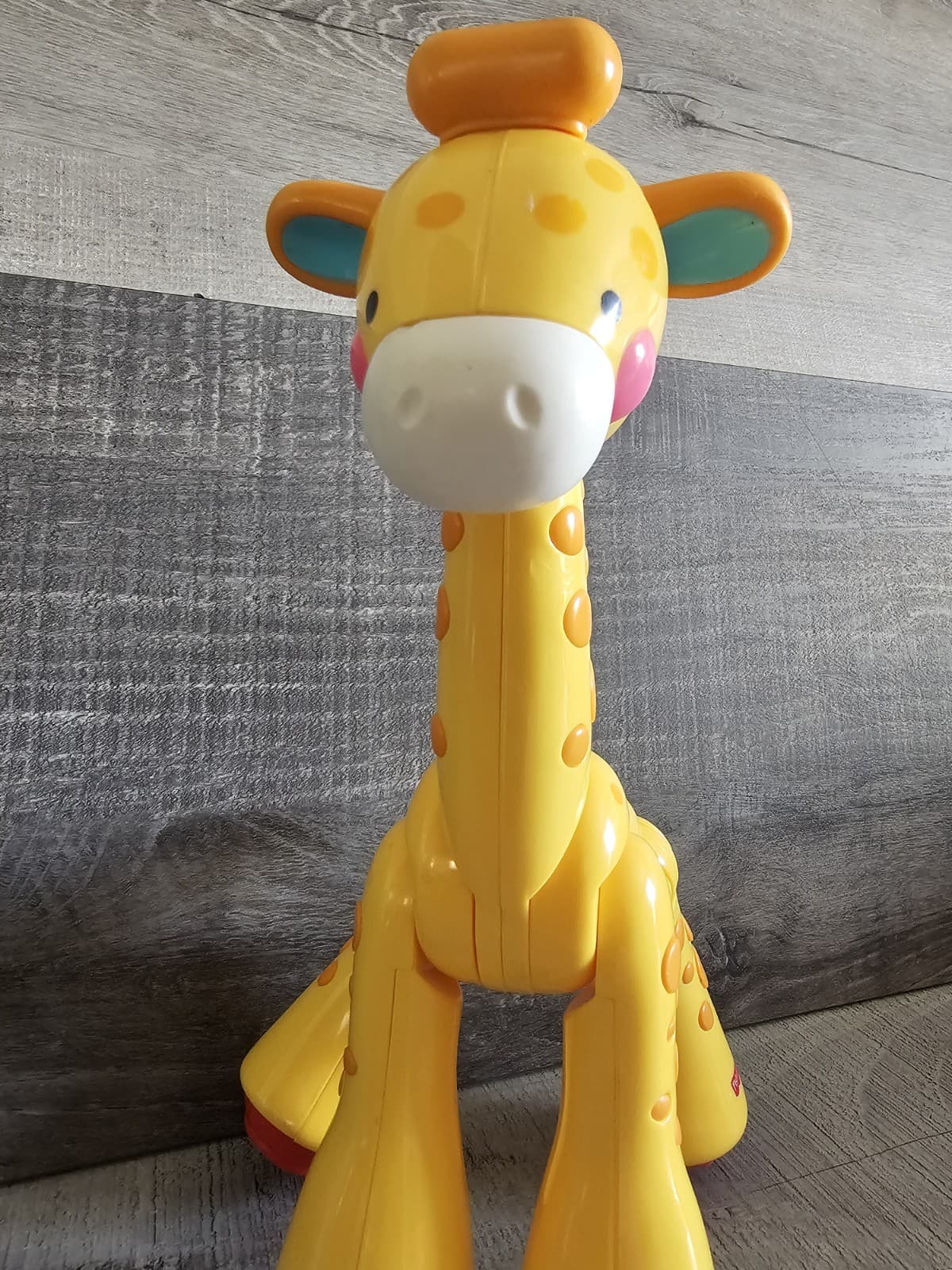 Fisher Price Amazing Giraffe Click & Clack Animal Noise Maker Toy Textured 3