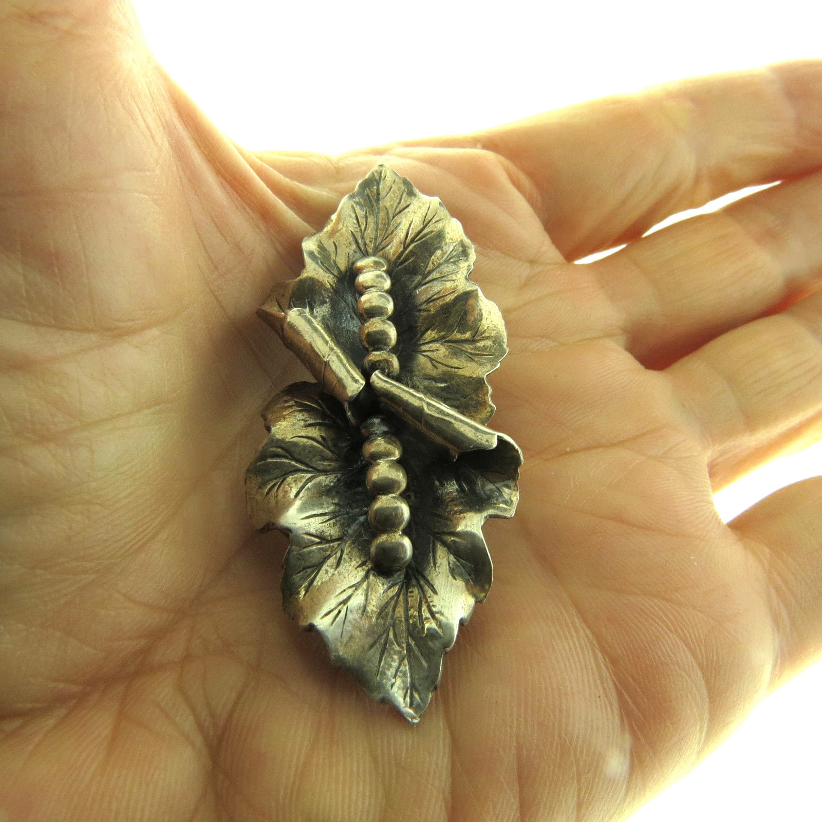 Jewelart Sterling Silver Leaf Brooch Pin 1x2 inch 3