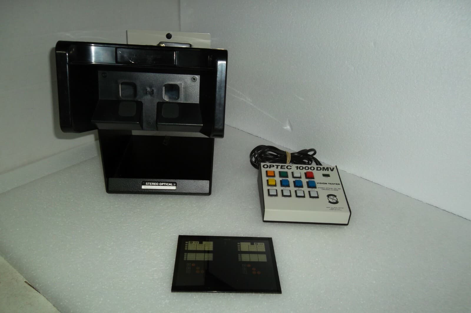 Stereo Optical OPTEC 1000 DMV Vision Tester / Screener w/Keypad Controller Slide