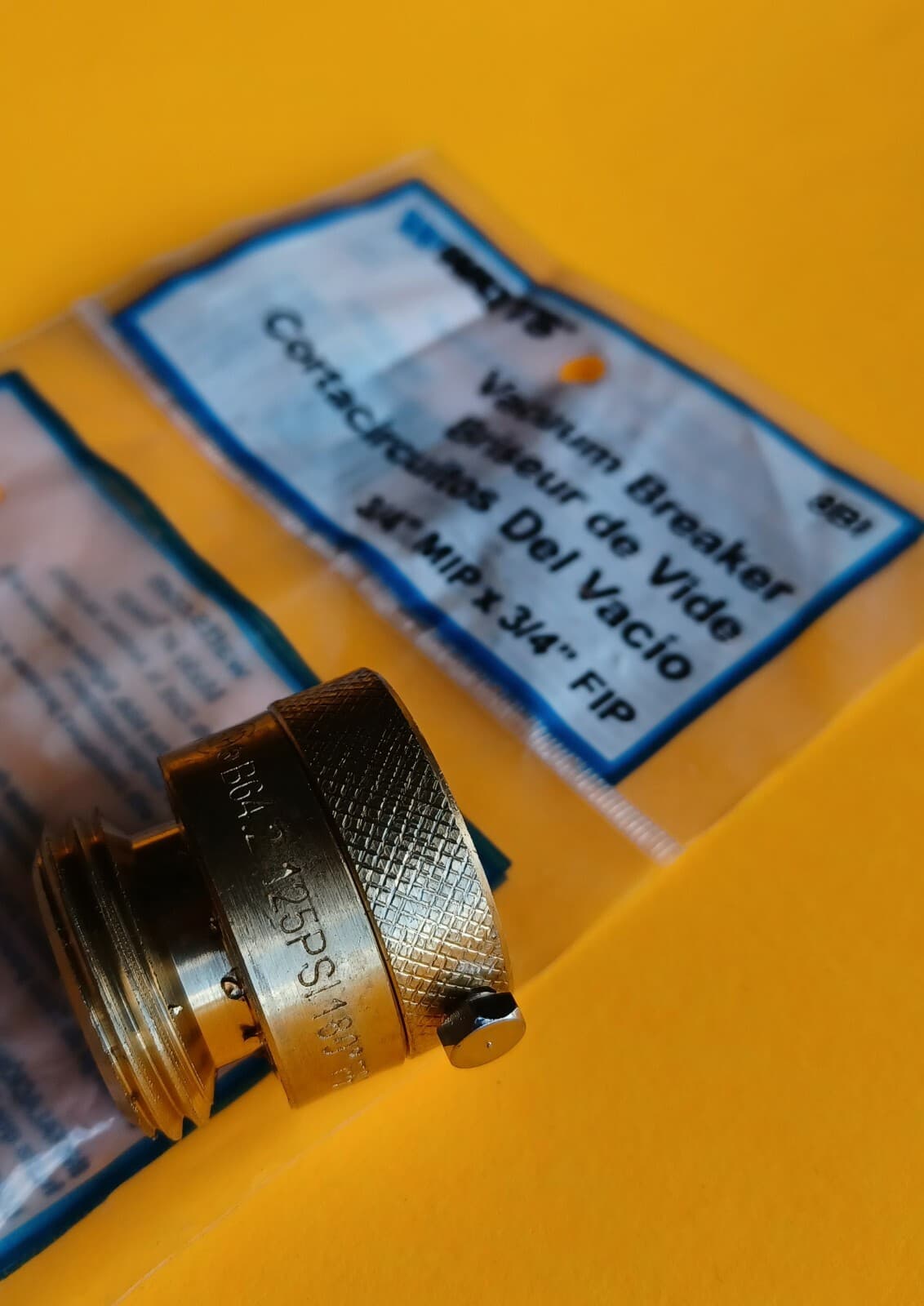 ( Lot of 4 ) WATTS  3/4" Brass Hose Vacuum Breaker #8B1, 6LL80 4