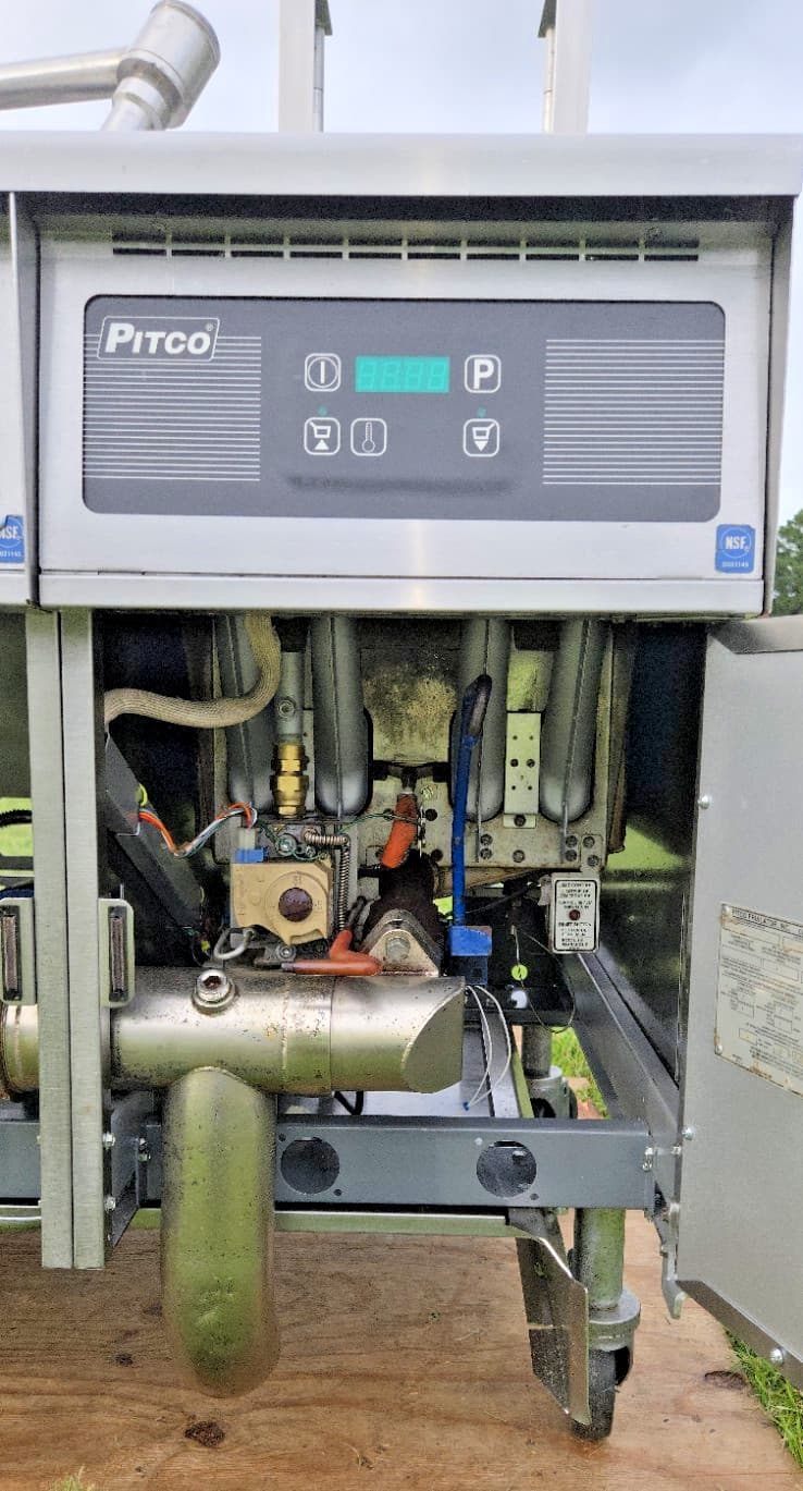 Pitco Double Fryer Model#: SG14R-JS, Propane, Filtration! XTRA Clean! 6