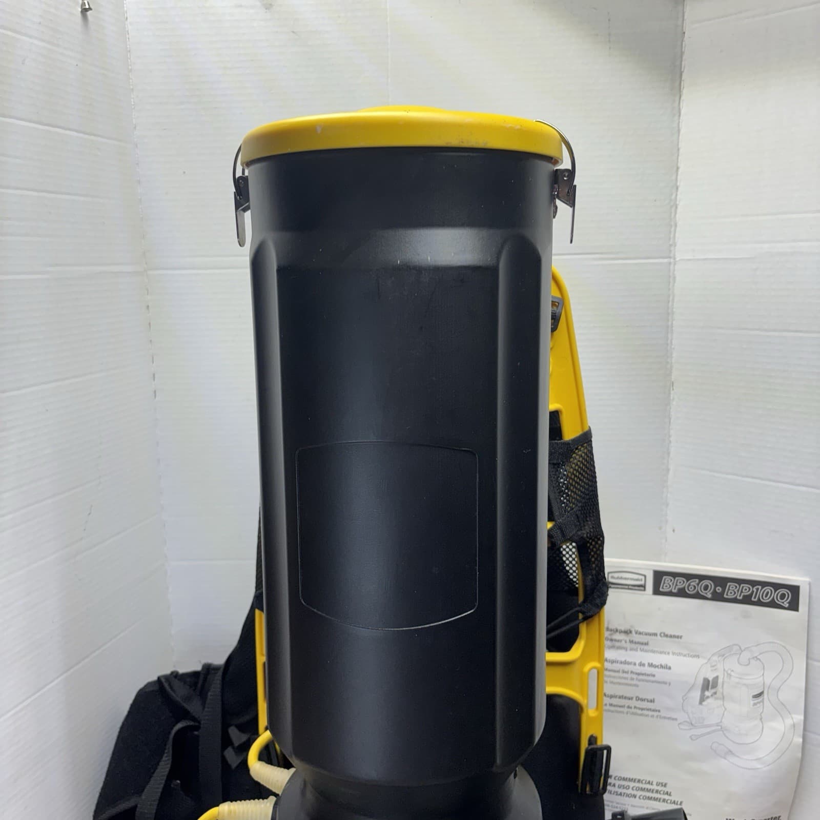 Rubbermaid BP10Q Commercial Backpack Vacuum With Attachments Tested And Working 5