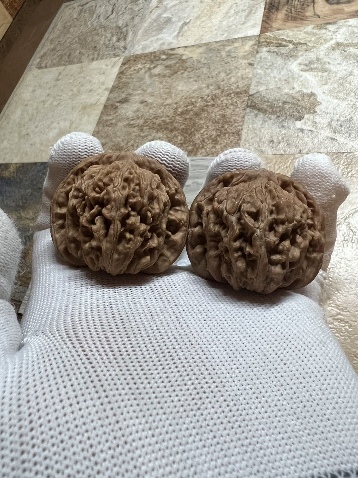 Pair of  Match Chinese Health Walnut 43.5× 39×37mm精配文玩核桃～四座楼 4