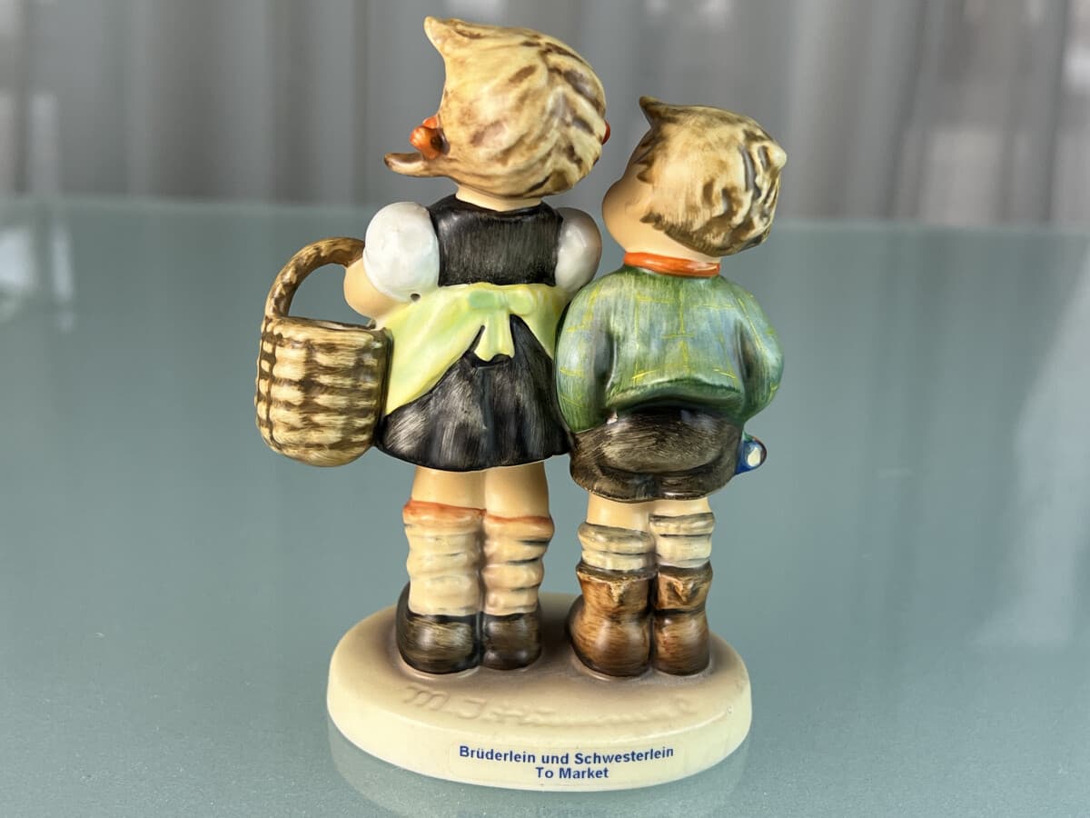 M.I.. Hummel Figurine 49 3/0 Little brother & Little sister 4 5/16in 1 Choice, 3