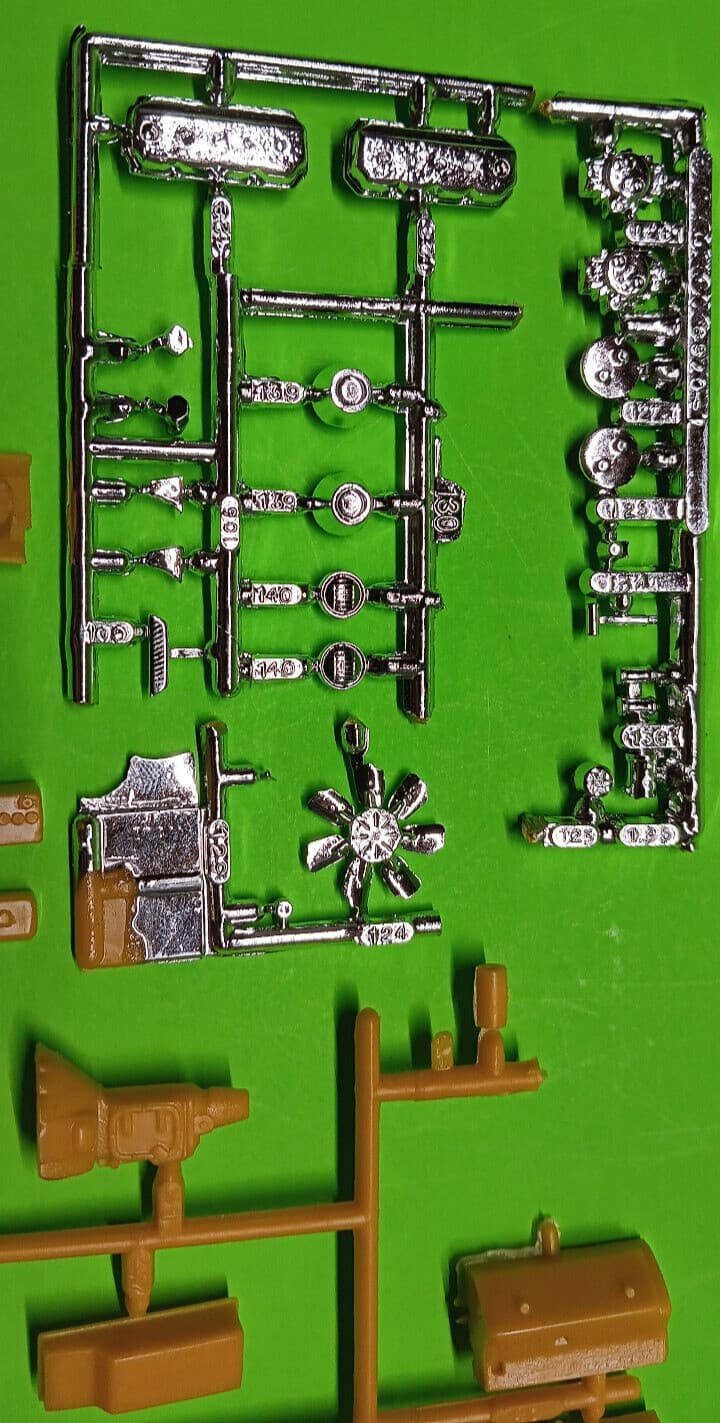 1976 76 Dodge Dart 1/25 426 Hemi motor engine tunnel ram long tube headers model 2