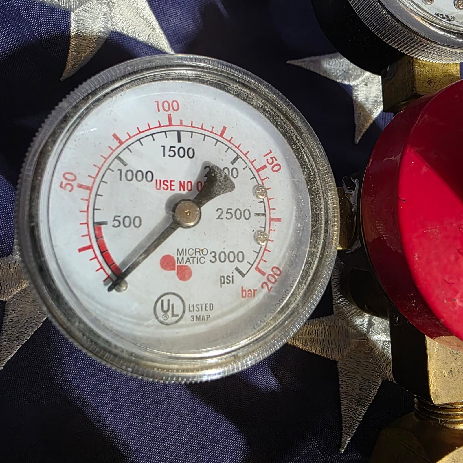 MicroMatic Primary Double Gauge Dual barb Co2 Regulator. 2