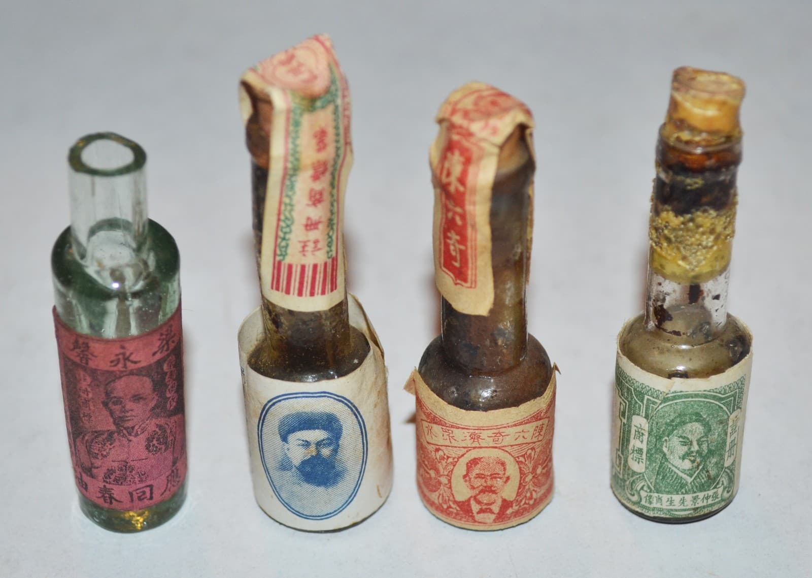 4 Old Chinese Medicine Bottles Original Labels China Hong Kong Cholera Remedy 2