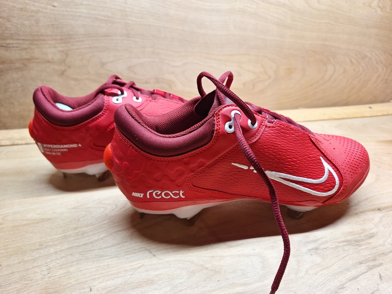 womens hyperdiamond 4 elite nike softball cleats metal spike size 8.5 brand new