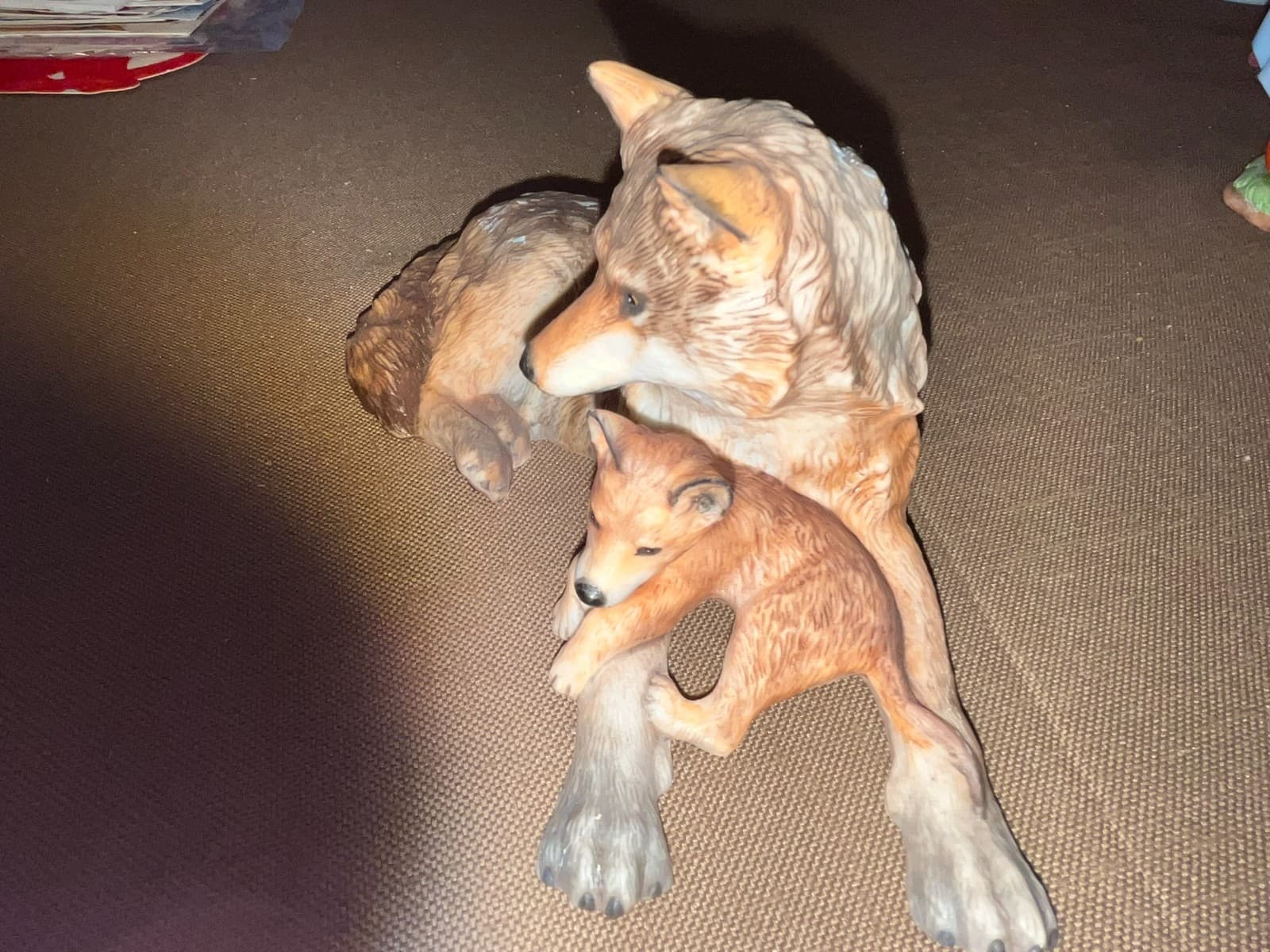 1985 NATIONAL WILDLIFE FEDERATION WOODLAND REPOSE PORCELAIN WOLF AND CUB 4