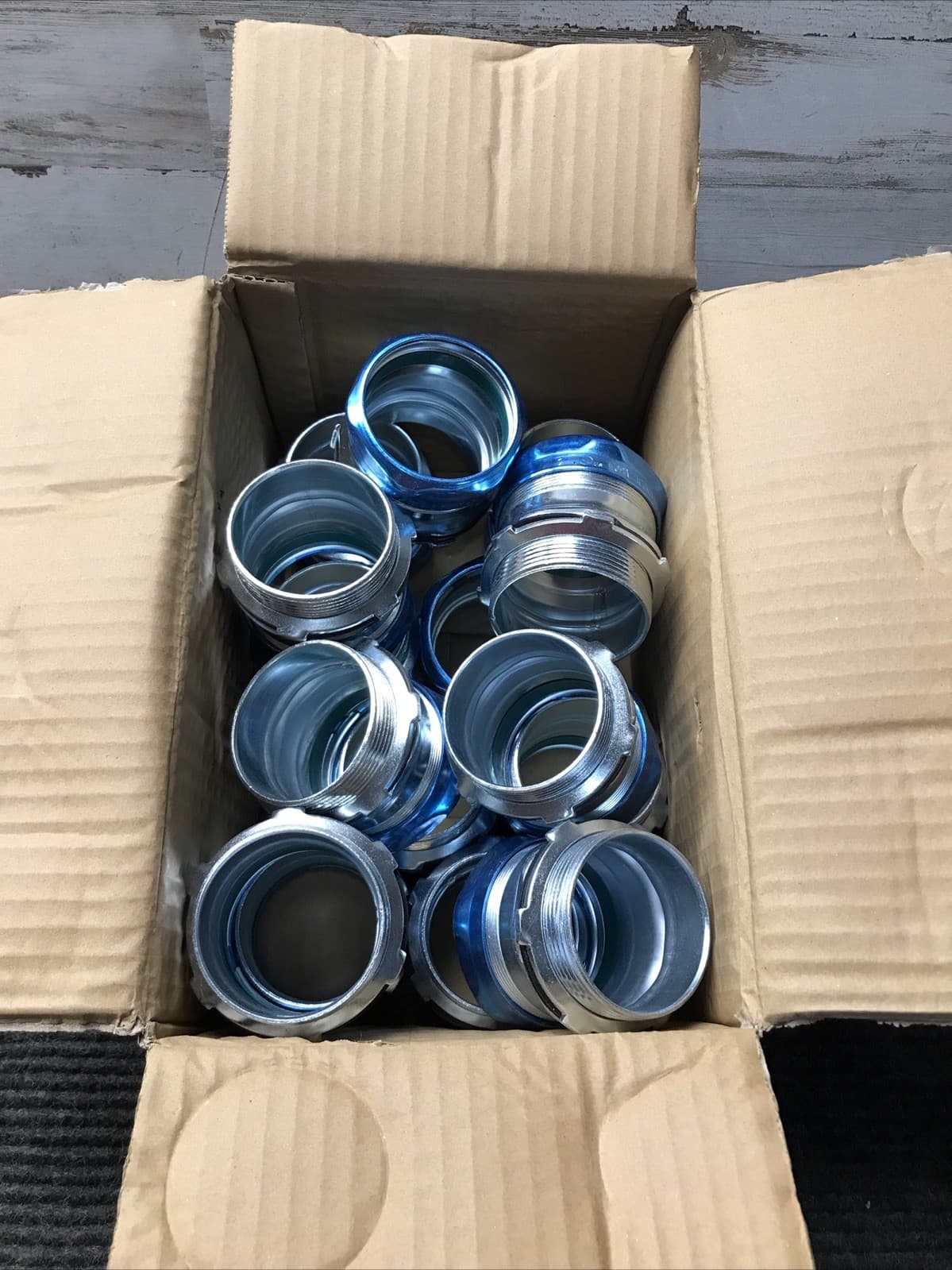 NEW BOX OF 15 Topaz 656SRT Raintight EMT Compression Connector 2" 2