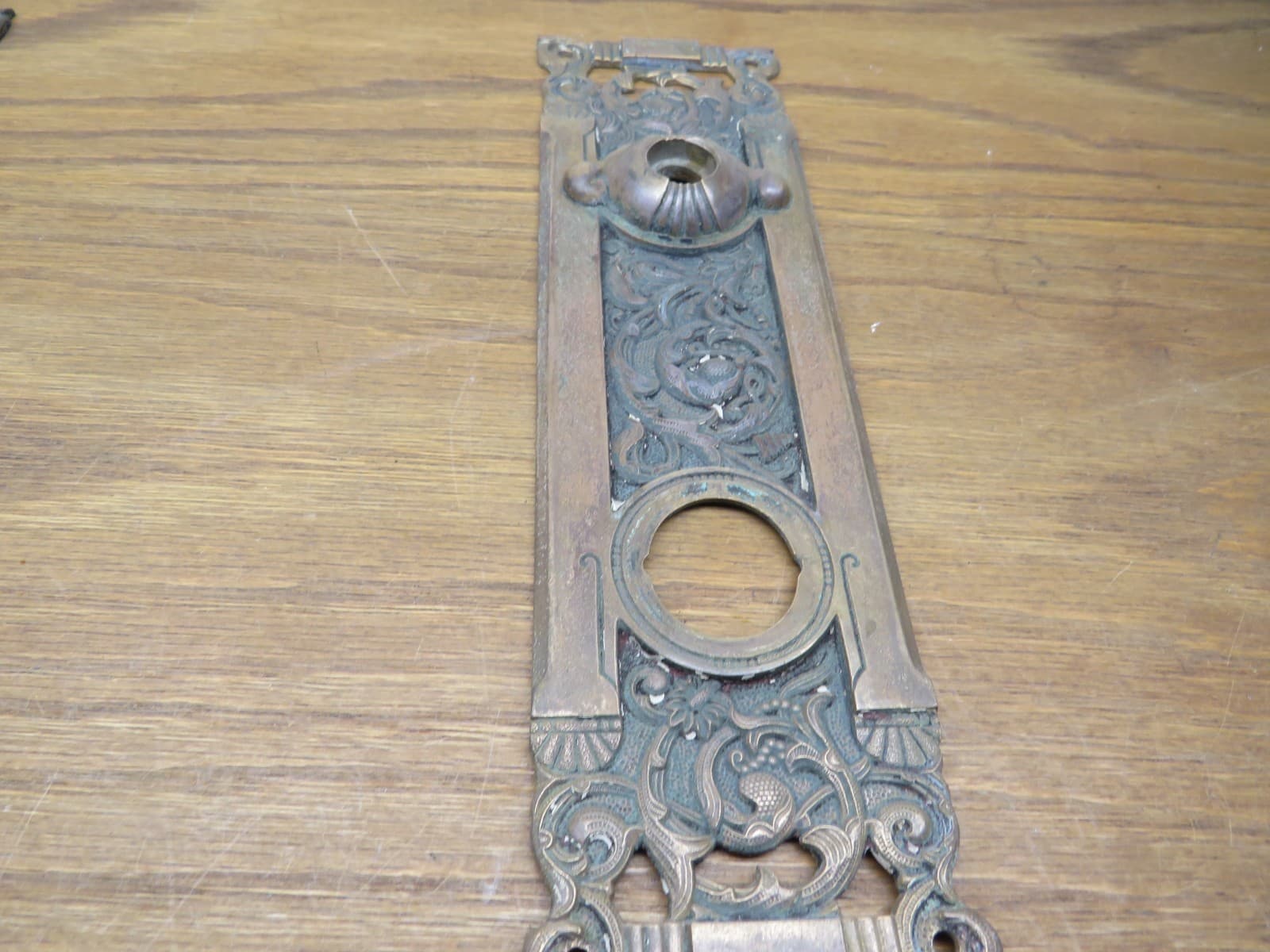 OLD GOTHIC LOOKING FIGUREINE DOOR PLATE,BACKPLATE,EASTLAKE ? ORNATE DETAIL. RHCO