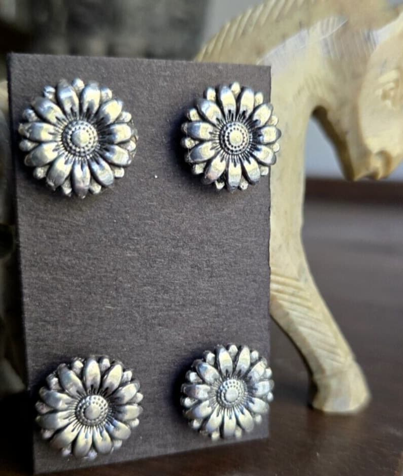 4 piece Silver Sunflower Magnetic Pins . Hunt Seat, Western.  Hat magnetic Pins. 2