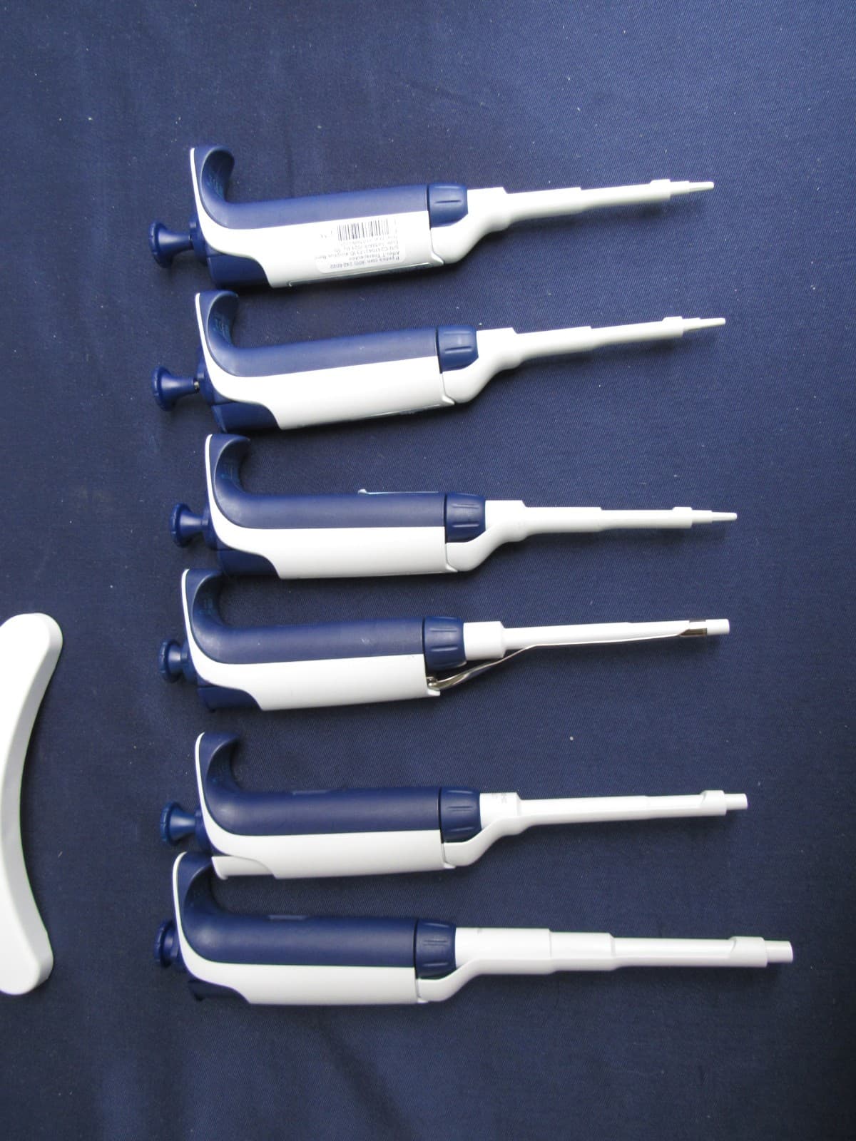 Rainin Pipet Lite XLS LTS Set Of 6 (L2, L10, L20, L100, L200, And L1000) w/stand 2