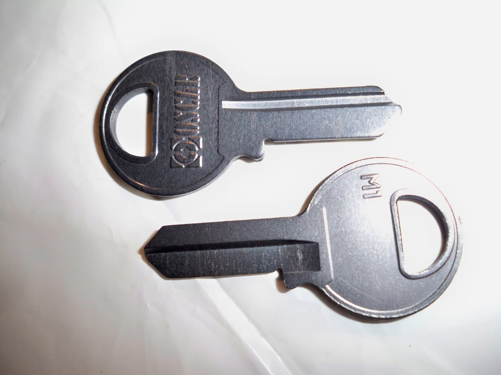 M1 - (50 Ct.) GRAY Lightweight Aluminum Titanium Key Blanks "BLOWOUT SALE" 5