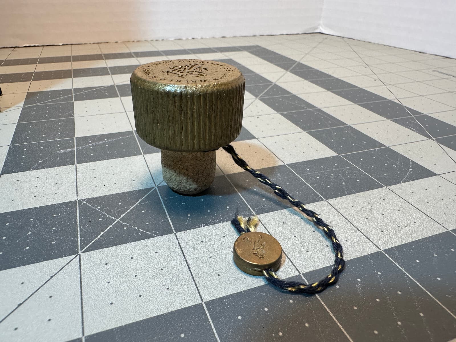 Johnnie Walker YEAR OF THE OX Blue Label LIMITED EDITION Bottle & Box EMPTY 3