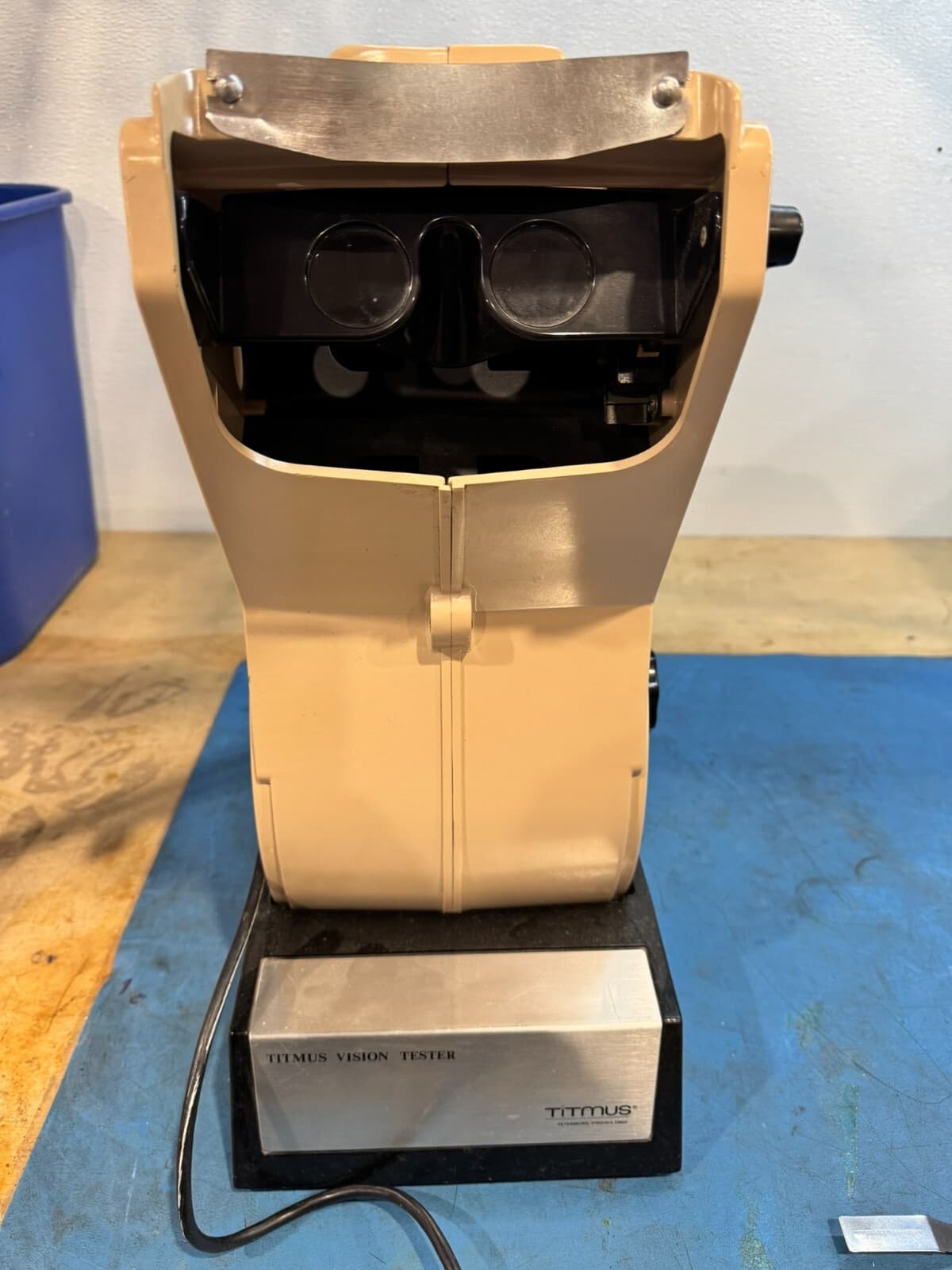 Titmus Optical Vision Tester OV-7M, Tested for power only, Read Description