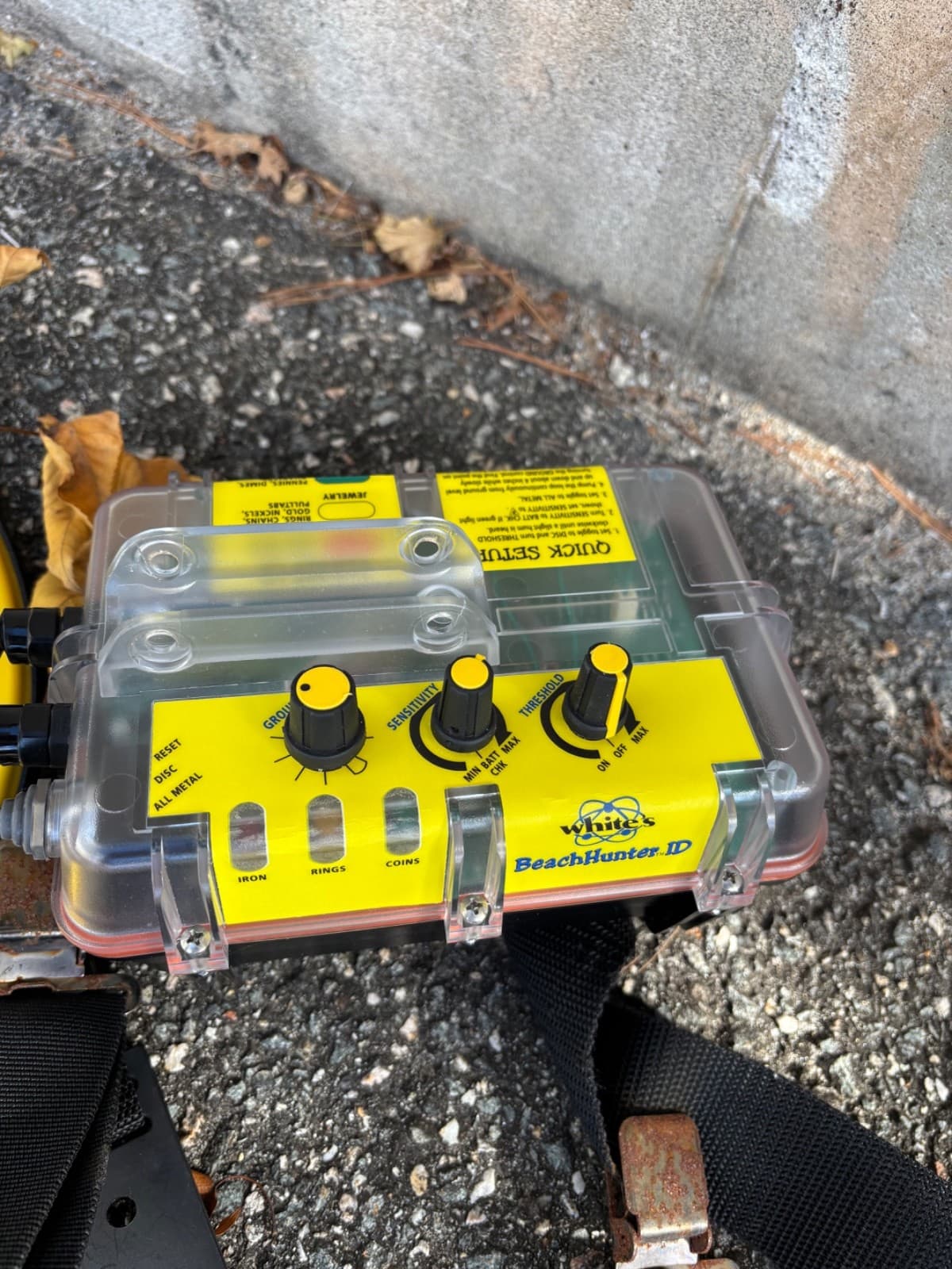 Whites Beach Hunter Metal Detector 5