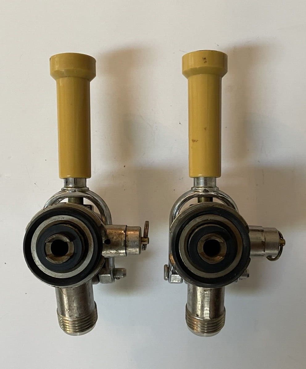 Pair of Beer Keg Coupler Tap 50 psi Yellow Handle 4