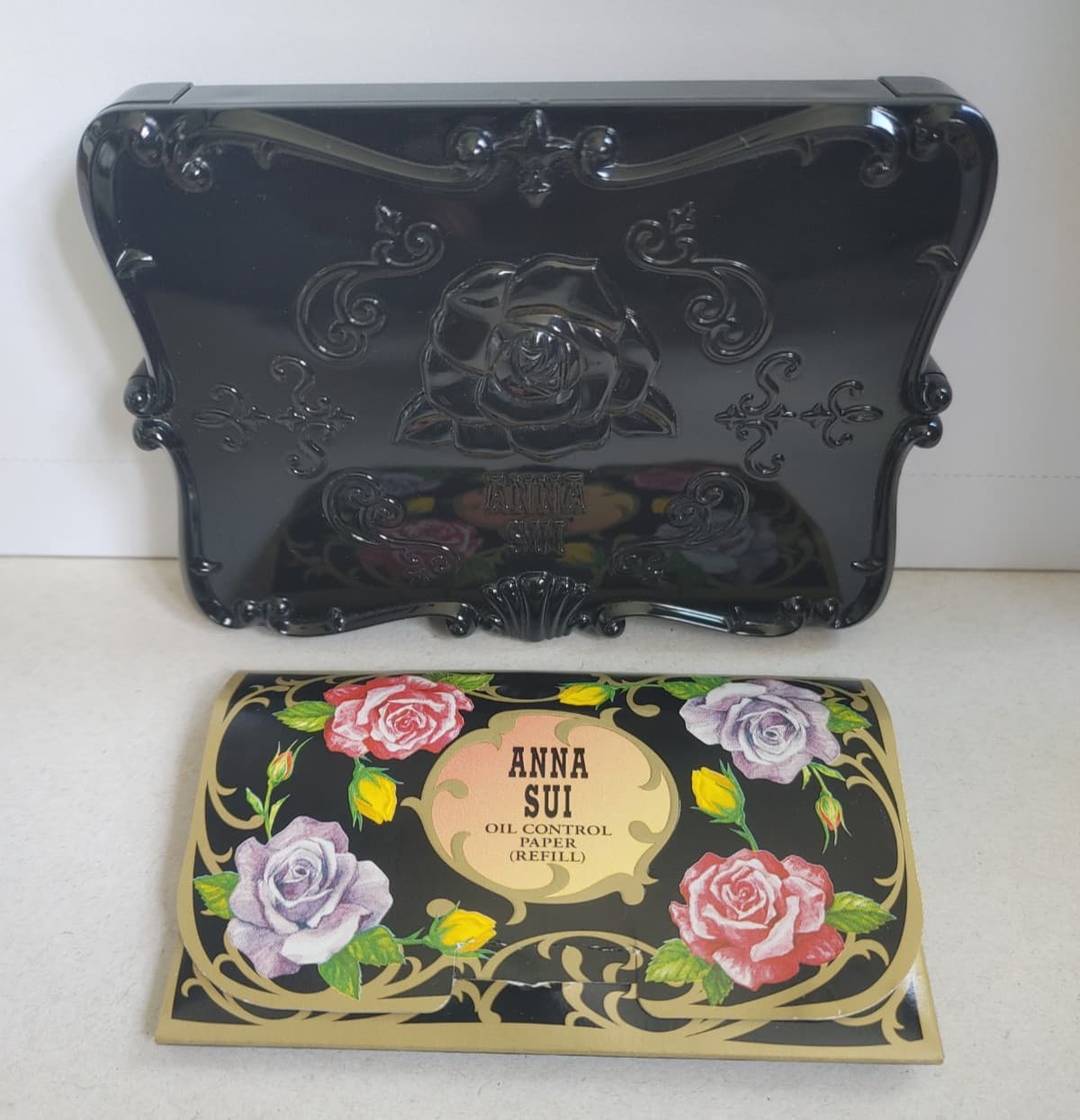ANNA SUI Oil Control Blotting Paper with Black Mirror Compact Case - RARE!!