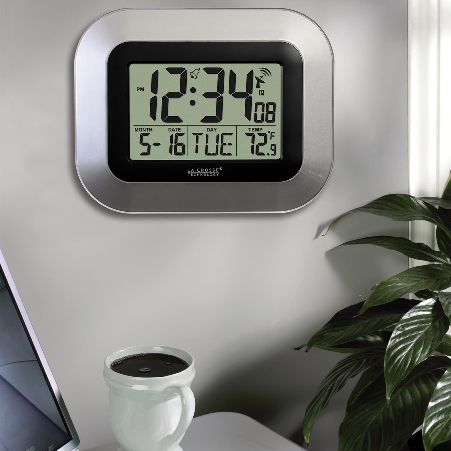 WT-8005U-S La Crosse Technology Atomic Digital Wall Clock Indoor Temp - Open Box 2