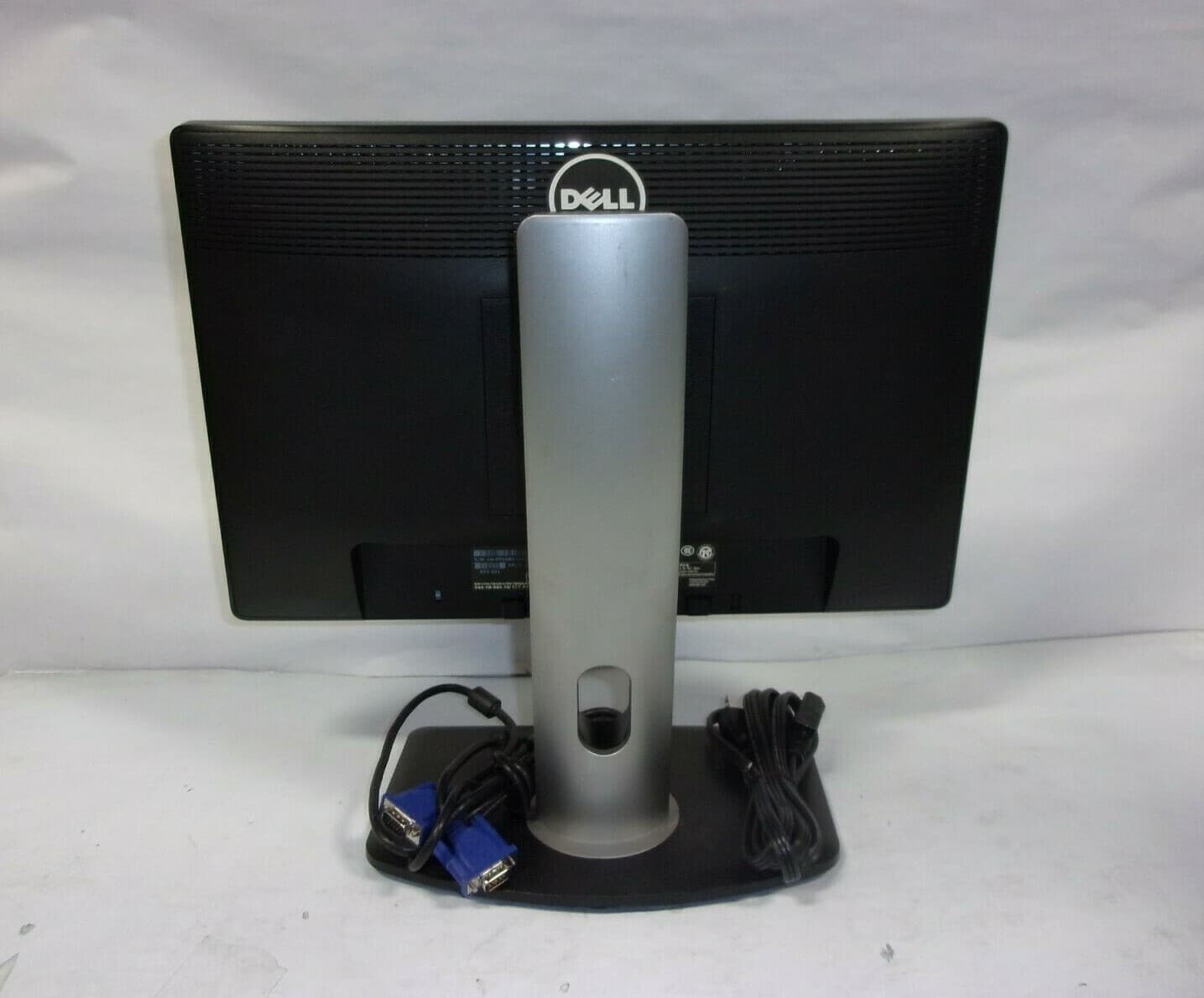 Dell UltraSharp 19 inch P1913T LCD Monitor W Power  & VGA CABLE GRADE A 5