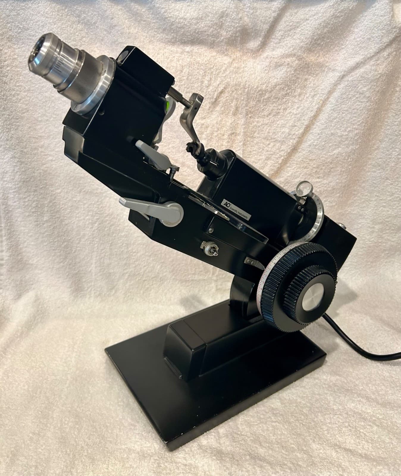 American Optical 12603 Lensometer, Recently Cleaned & Calibrated 