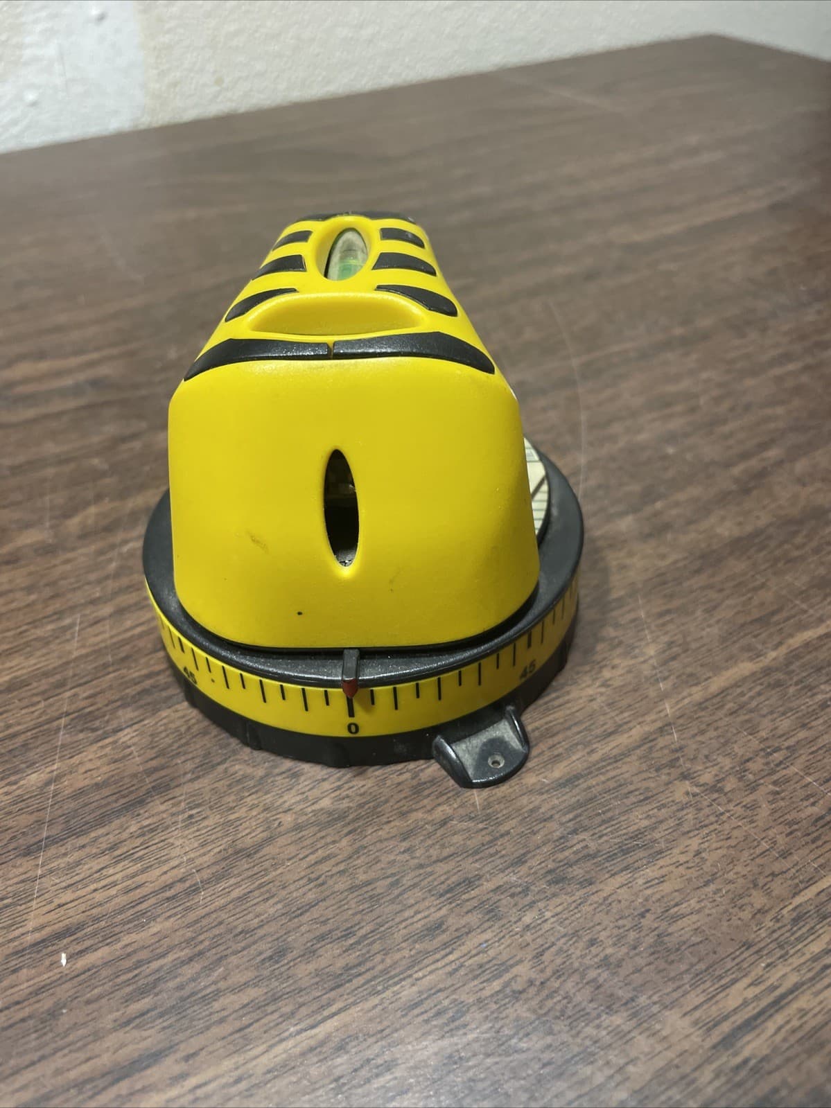 Strait-Line Laser Level 120  Tested Works Requires 2 AA Batteries Red Laser 2