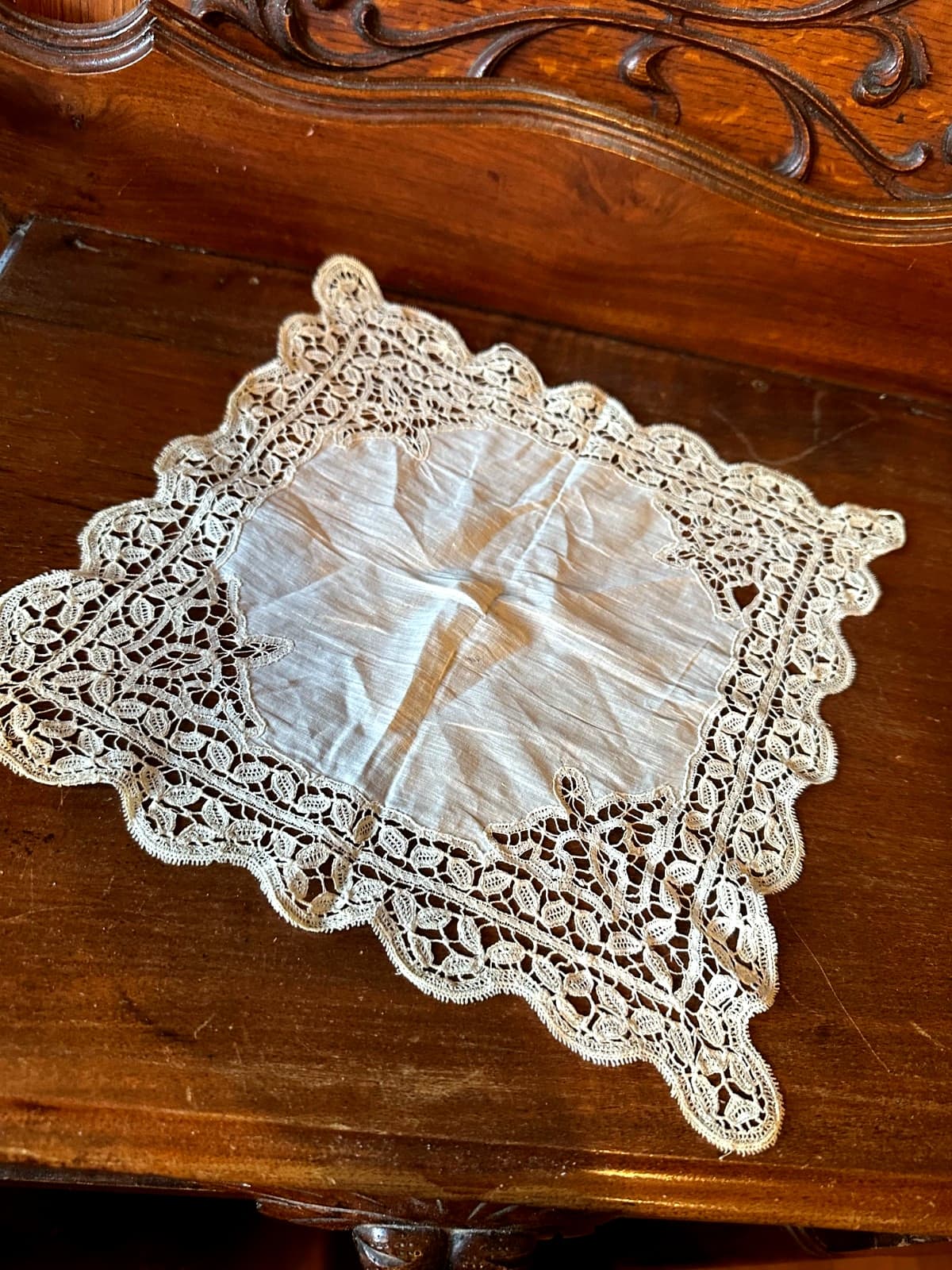 Victorian Antique Fine Battenburg Lace Handkerchief GOOD CONDITION / WATCH VIDEO 2
