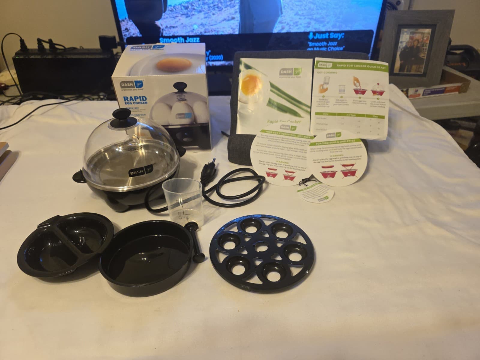 DASH RAPID EGG COOKER 6 CAPACITY ELECTRIC HARD BOILED POACHED SCRAMBLED FREE SH 3