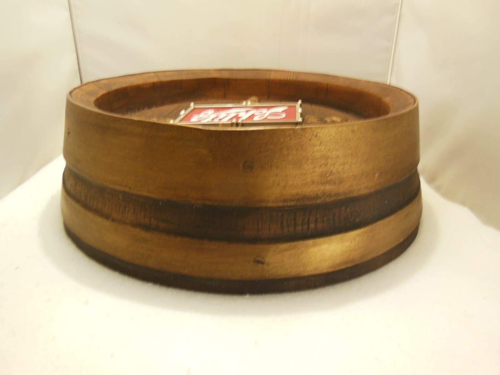 VINTAGE SCHLITZ FAUX WOOD BEER BARREL KEG END WALL ADVERTISING SIGN 19 1/4" 4