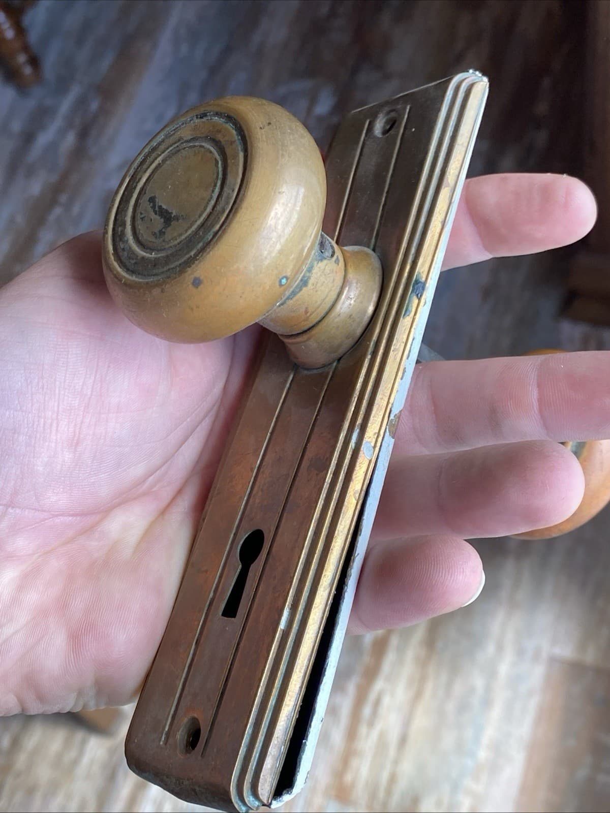 Brass Art Deco Lines Stepped Circles Door Knob Backplates with Key Holes 6