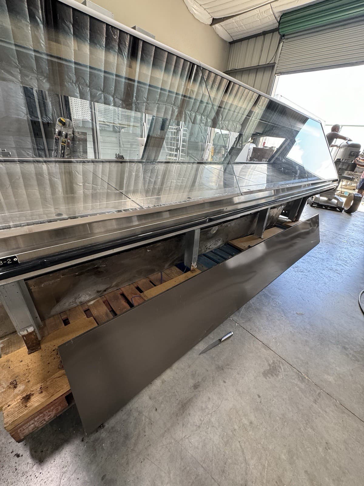 Hussmann meat case display seafood case deli case 2016  GRAVITY COIL red meat 3