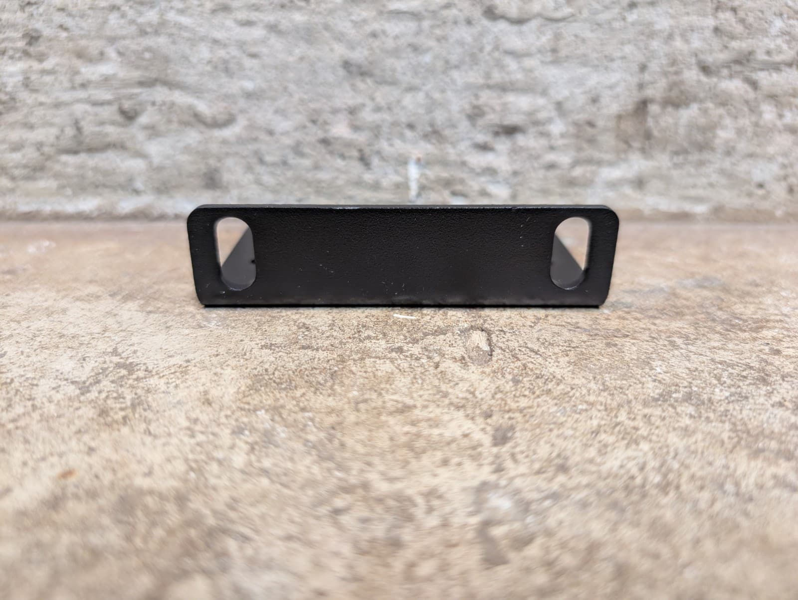 OEM APC PDU Heavy Duty Mounting Brackets + Screws (870-8586A R3 V0) 2