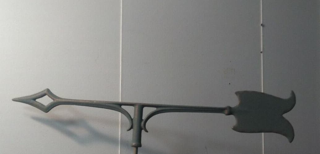 Weathervane Arrow 24'' Aluminum.Antique green .Many uses