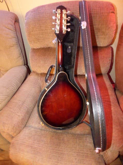 1998 FENDER FM-53S MANDOLIN  SUNBURST VERY NICE USED CONDITION W/NEW HARD CASE 4