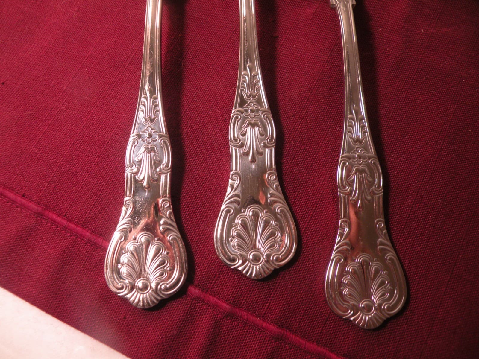 Set Of 3 Stainless Steel Dinner Forks Wallace Hotel Shell 8 1/2" 3