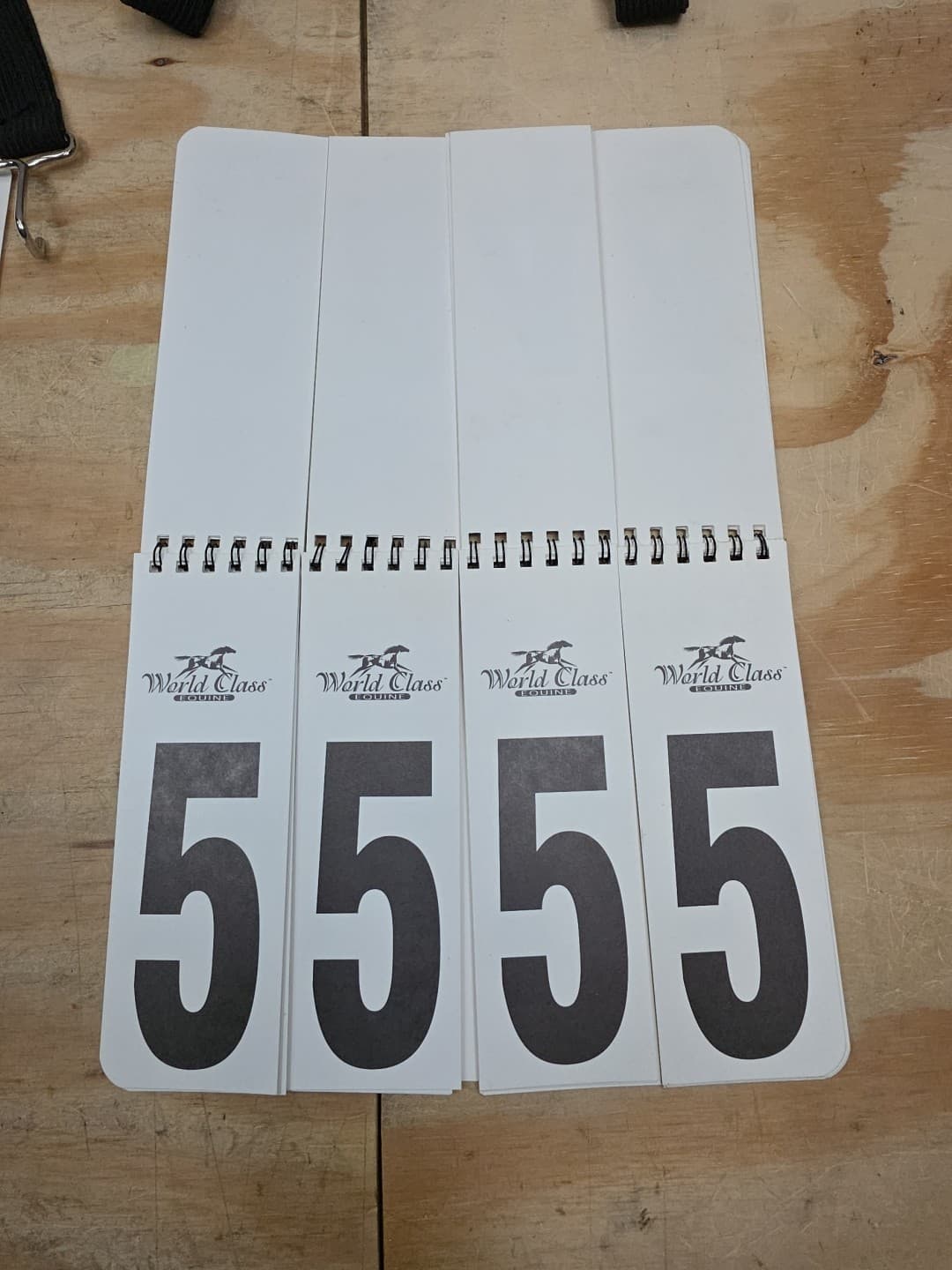 World Class Equine WINNING NUMBERS CASE w/ Numbers For horse saddle Show ~ 2 6