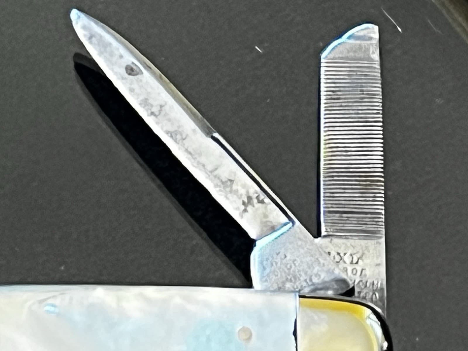 Vintage I•XL Rolls Royce Sheffield England Mother Of Pearl 4 Blade Knife  Used . 4