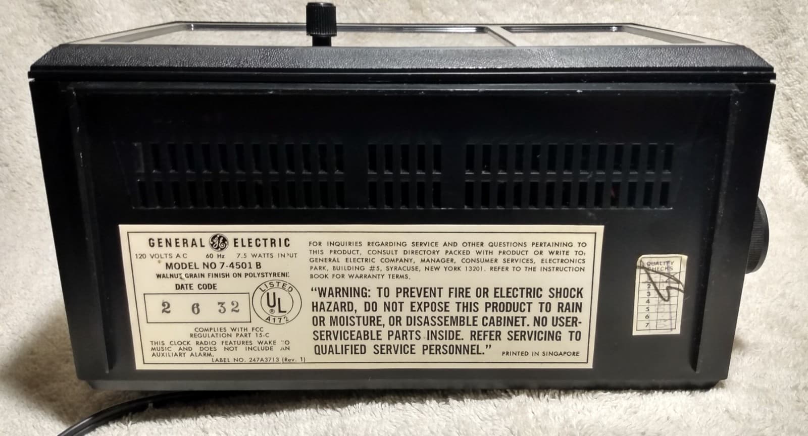 Vintage Working General Electric AM/FM Clock Radio Model 7-4501 B - Walnut Grain 5