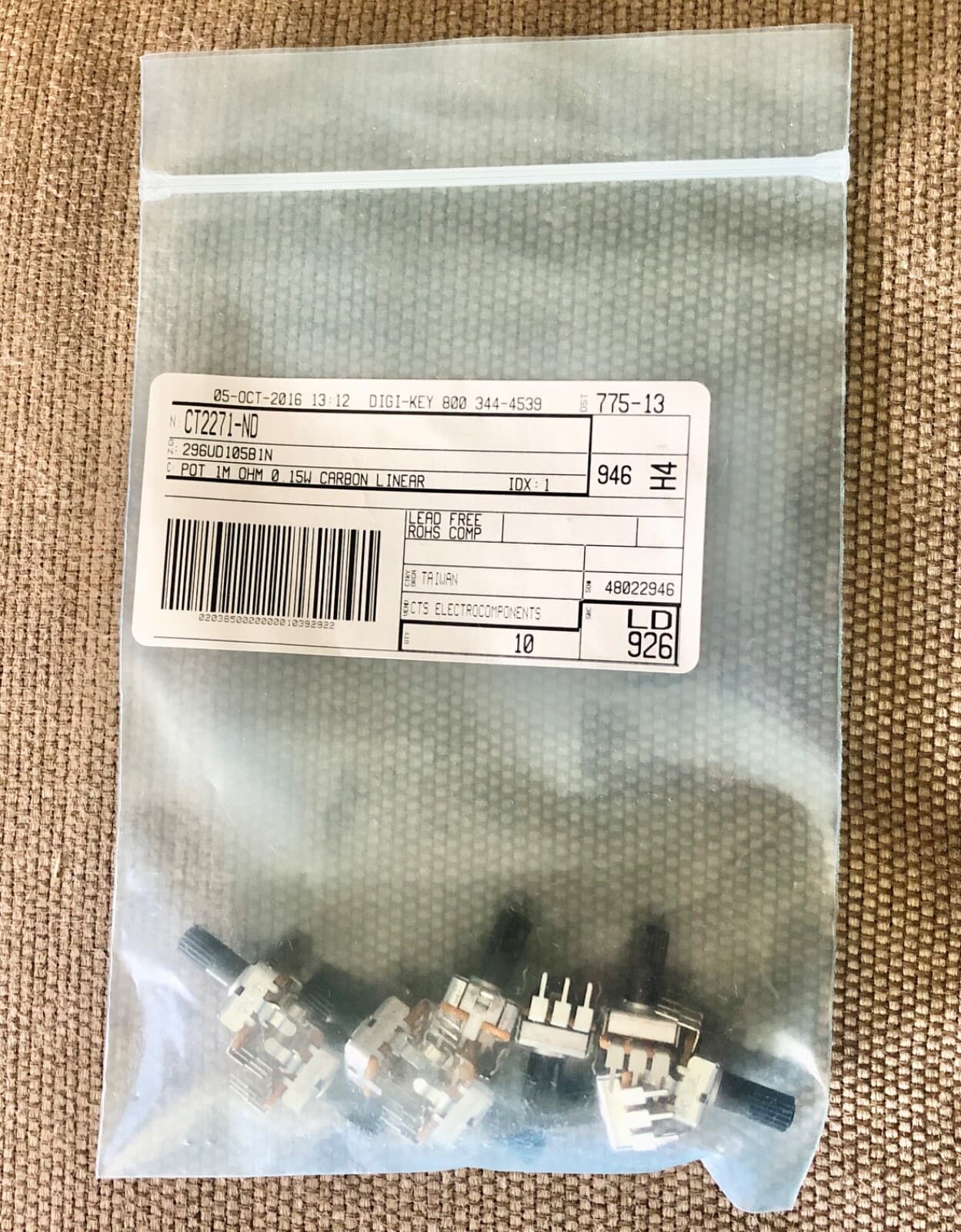 Lot of 9 - CTS Electrocomponents 1M Ohm 0.15W Linear Potentiometers 296UD105B1N