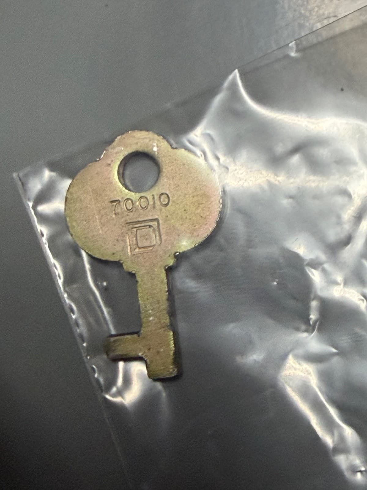 Square D 82353 100-Amp 240-VAC Double Throw Manual Transfer Switch 3-Pole 5