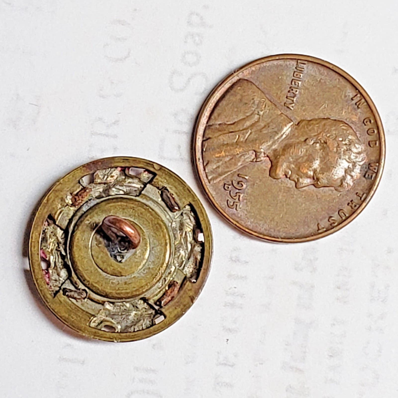 Antique Pierced & Tinted Brass Head Picture Button w/ Faceted Steels ~ 3/4" 18mm 4