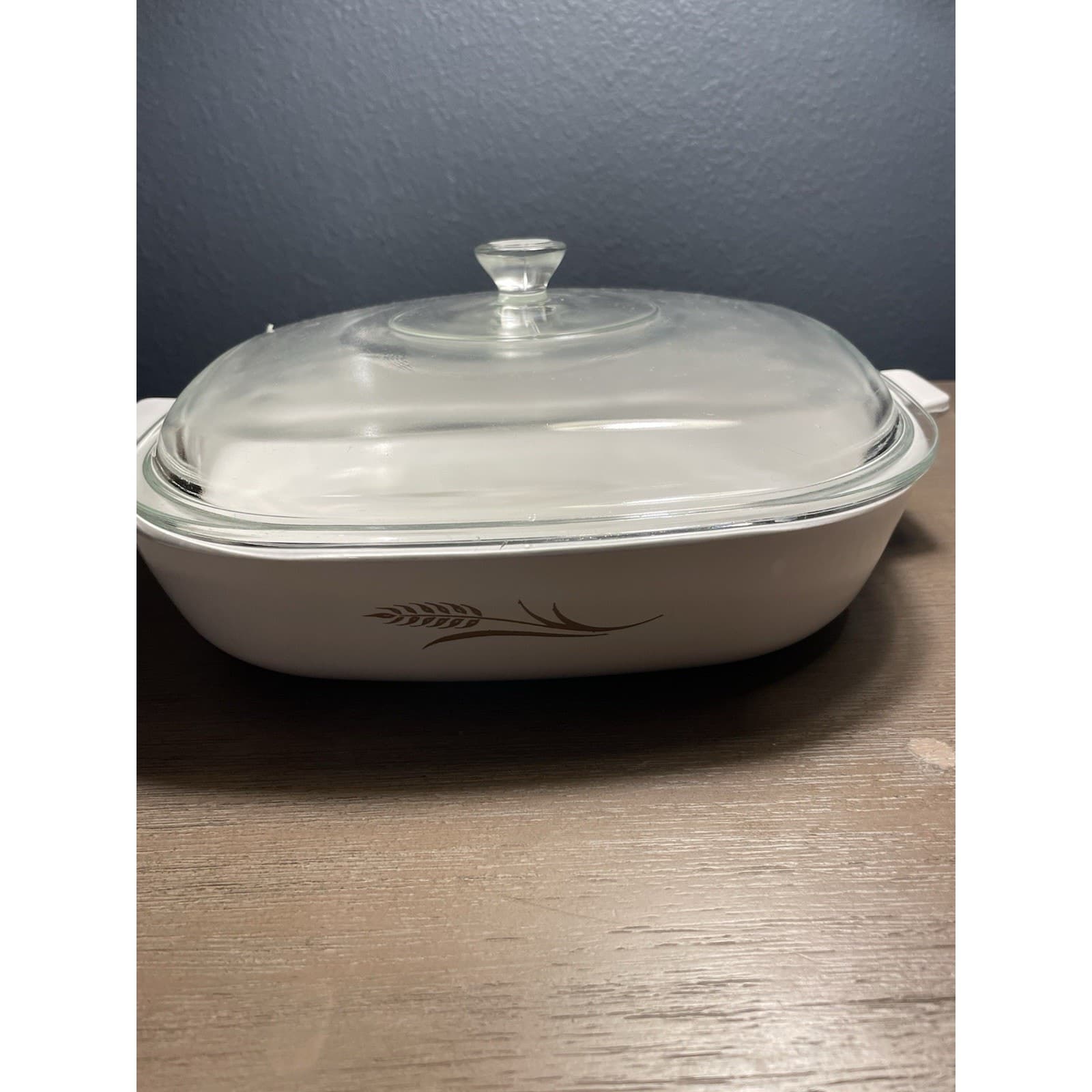 VTG Corning Ware Amber Waves Of Grain Covered Casserole Wheat W-10-B W/ Lid 4